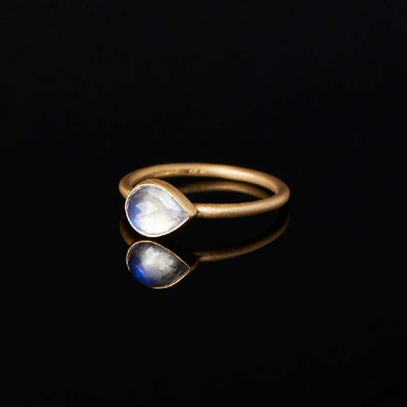 Elevate Your Outfit With Discounted Statement Jewelry RMR27-OOAK | 1.08 Carat One-of-a-Kind Rainbow Moonstone Ring Elevate Your Outfit With Discounted Statement Jewelry RMR27-OOAK | 1.08 Carat One-of-a-Kind Rainbow Moonstone Ring