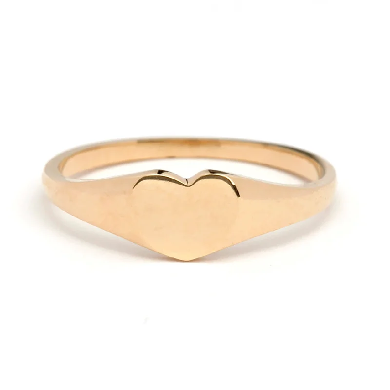 Trendy Minimalist Jewelry For Everyday Wear Gold Heart Signet Ring