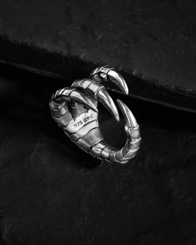 Trending Jewelry Styles Now At Limited-Time Discounts Quell Claw Ring
