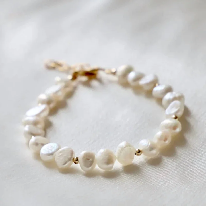 Luxury Jewelry Without The Luxury Price Tag Kailani Pearl Bracelet In White