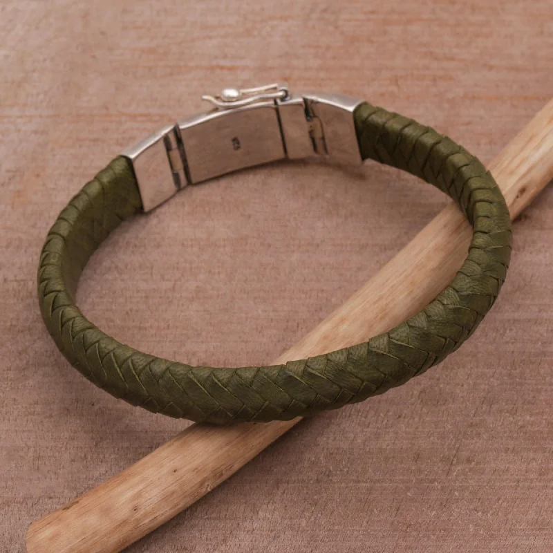 Limited-Time Offer On Elegant Jewelry Pieces Shrine Weave in Green Green Leather Braided Wristband Bracelet from Bali Limited-Time Offer On Elegant Jewelry Pieces Shrine Weave in Green Green Leather Braided Wristband Bracelet from Bali