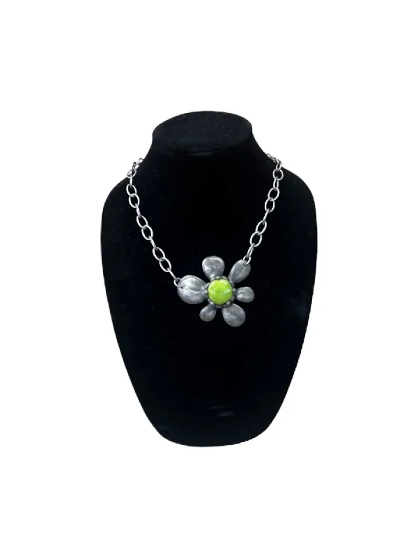 Exclusive Online Discounts On Stylish Jewelry Women's Stone Flower Necklace In Lime Green Exclusive Online Discounts On Stylish Jewelry Women's Stone Flower Necklace In Lime Green