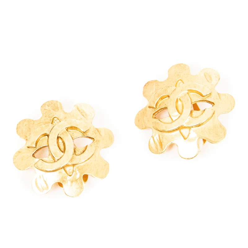 Bold And Beautiful Jewelry Now At Irresistible Prices CC Clover Clip On Earrings