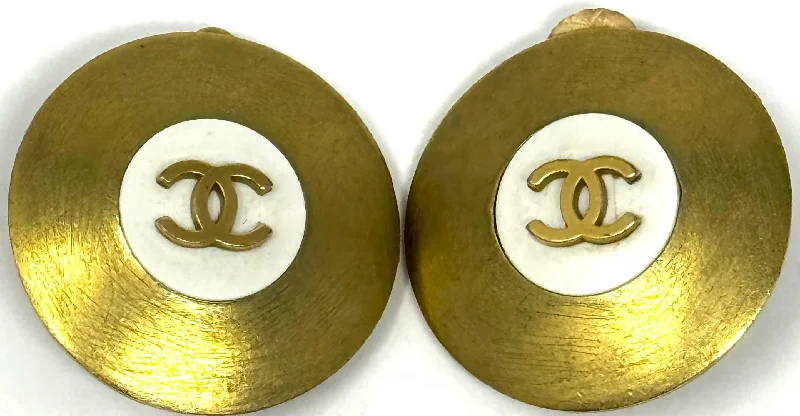 Affordable Gold-Plated Jewelry For Modern Fashion Pre-Loved Vintage Button Clip Earrings 1994 In Brass & Cream Affordable Gold-Plated Jewelry For Modern Fashion Pre-Loved Vintage Button Clip Earrings 1994 In Brass & Cream