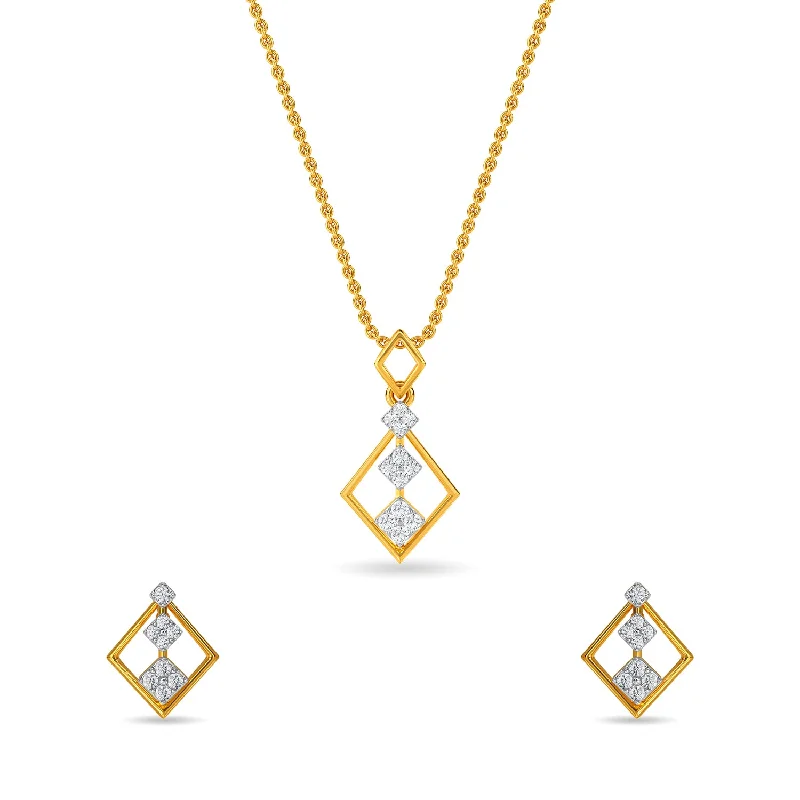 Grab Exquisite Jewelry At The Lowest Prices Clare Pendant Set