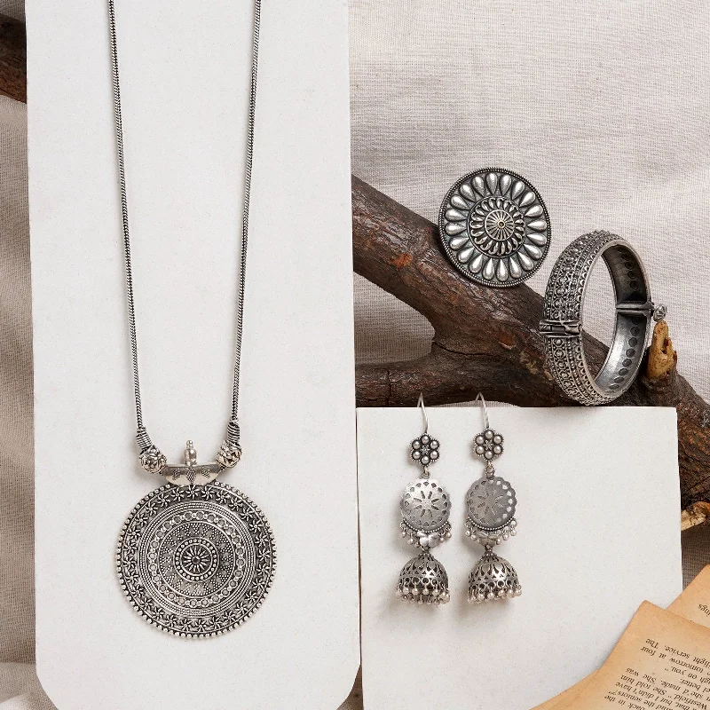 Chic And Stylish Jewelry At Exclusive Prices Teejh Amaravati Oxidised Silver Jewellery Gift Set Chic And Stylish Jewelry At Exclusive Prices Teejh Amaravati Oxidised Silver Jewellery Gift Set