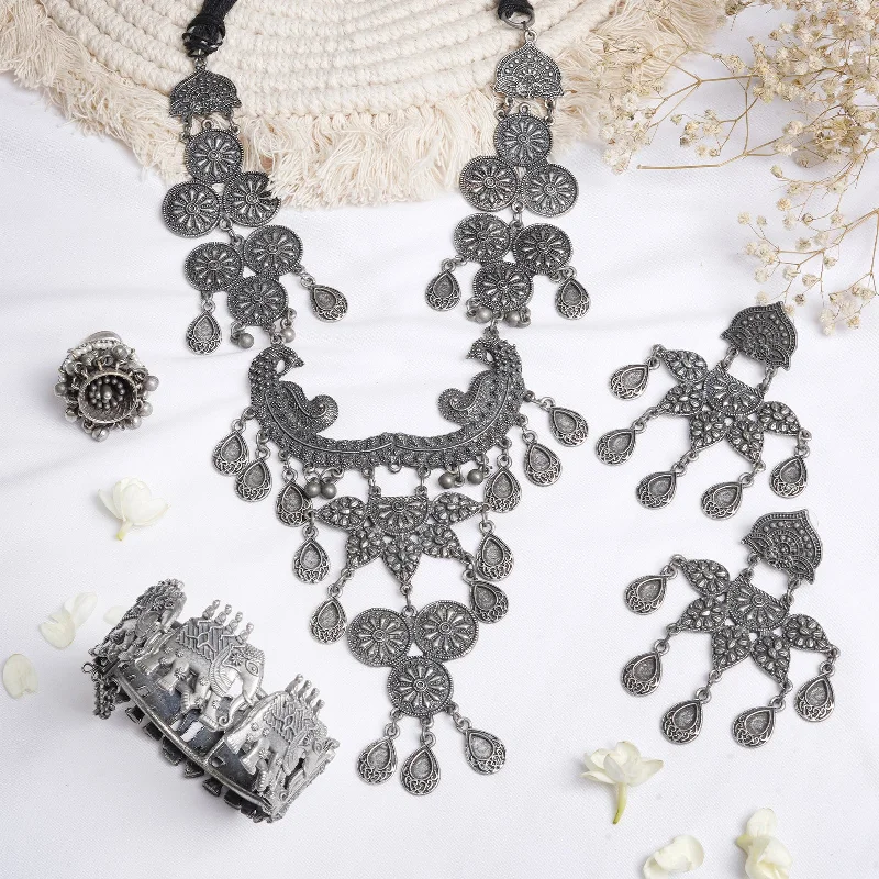 Special Jewelry Deals – Upgrade Your Collection Teejh Bheena Silver Oxidised Jewelry Gift Set Special Jewelry Deals – Upgrade Your Collection Teejh Bheena Silver Oxidised Jewelry Gift Set