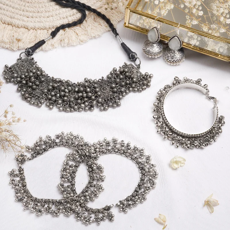 Affordable Luxury Jewelry For Every Occasion Teejh Hemal Silver Oxidised Jewelry Gift Set Affordable Luxury Jewelry For Every Occasion Teejh Hemal Silver Oxidised Jewelry Gift Set
