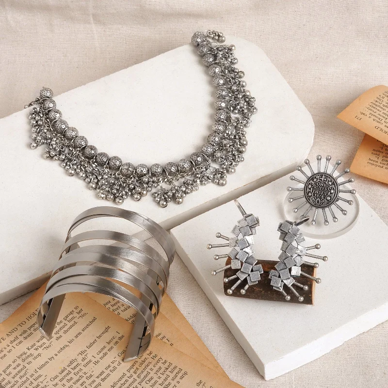Jewelry Clearance Sale – Final Reductions Teejh Madurai Oxidised Silver Jewellery Gift Set Jewelry Clearance Sale – Final Reductions Teejh Madurai Oxidised Silver Jewellery Gift Set