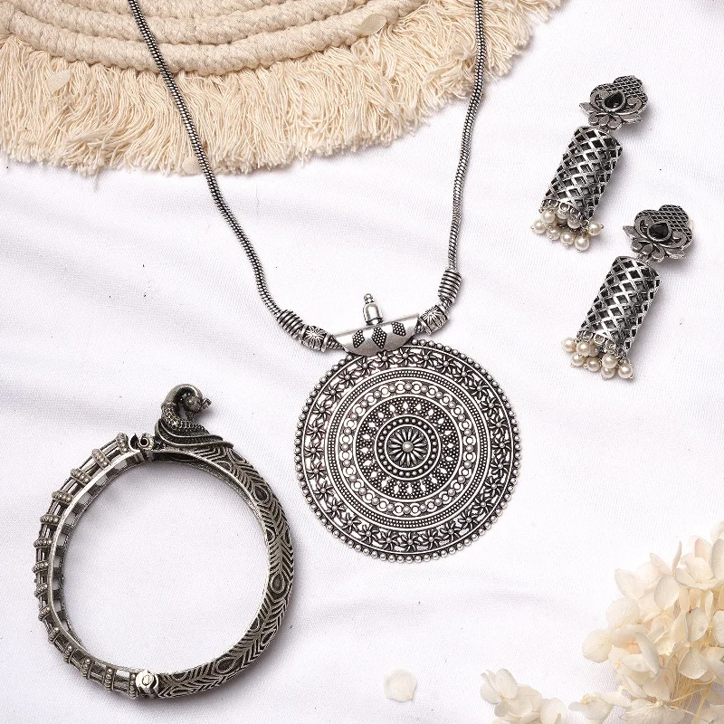 Affordable Luxury Jewelry For Every Occasion Teejh Mangala Silver Oxidised Jewelry Gift Set Affordable Luxury Jewelry For Every Occasion Teejh Mangala Silver Oxidised Jewelry Gift Set