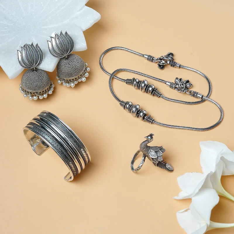 Exclusive Jewelry Bundles At Discounted Rates Teejh Nandana Silver Oxidised Jewelry Gift Set Exclusive Jewelry Bundles At Discounted Rates Teejh Nandana Silver Oxidised Jewelry Gift Set