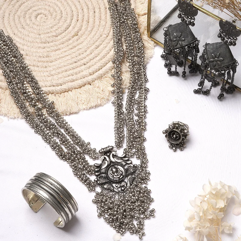 Elegant Jewelry, Exclusive Prices – Shop Now Teejh Parnavi Silver Oxidised Jewelry Gift Set Elegant Jewelry, Exclusive Prices – Shop Now Teejh Parnavi Silver Oxidised Jewelry Gift Set