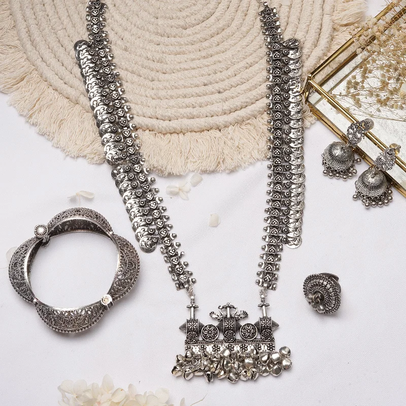 Trending Jewelry Styles Now At Limited-Time Discounts Teejh Tanam Silver Oxidised Jewelry Gift Set Trending Jewelry Styles Now At Limited-Time Discounts Teejh Tanam Silver Oxidised Jewelry Gift Set