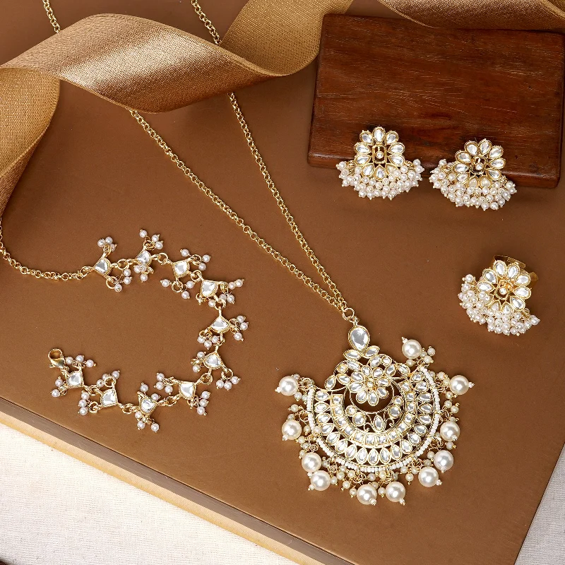 The Perfect Jewelry Piece At The Perfect Discount Teejh Tenali Gold Jewellery Gift Set The Perfect Jewelry Piece At The Perfect Discount Teejh Tenali Gold Jewellery Gift Set