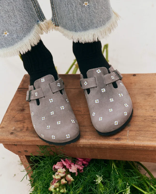 Fresh Fashion Discounts BIRKENSTOCK Boston with Hand Painted Tooled Daisy. -- Iron Oiled Leather with Cream