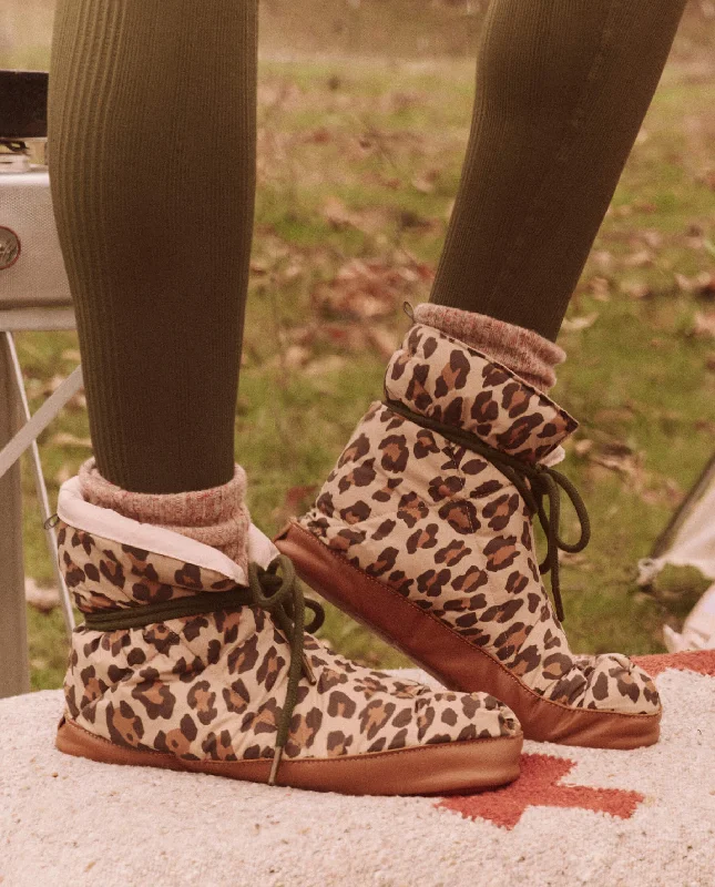 Casual Yet Chic Sales The Down Quilted Puffer Slipper. -- Snow Leopard