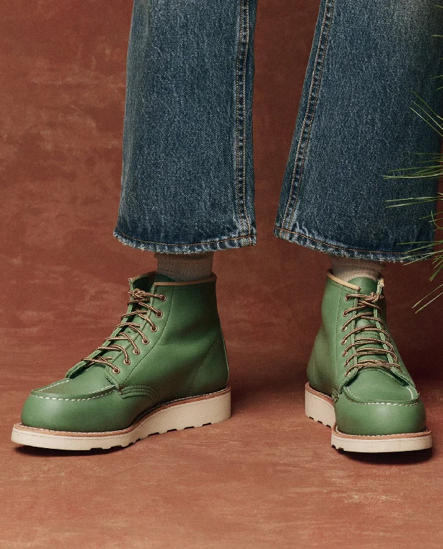 Feminine Luxe Style Sale The Red Wing Heritage Boot. -- Basil