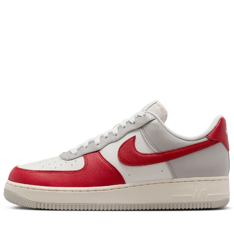 Comfortable Chic Nike Air Force 1 '07 LV8 - Light Iron Ore/Gym Red