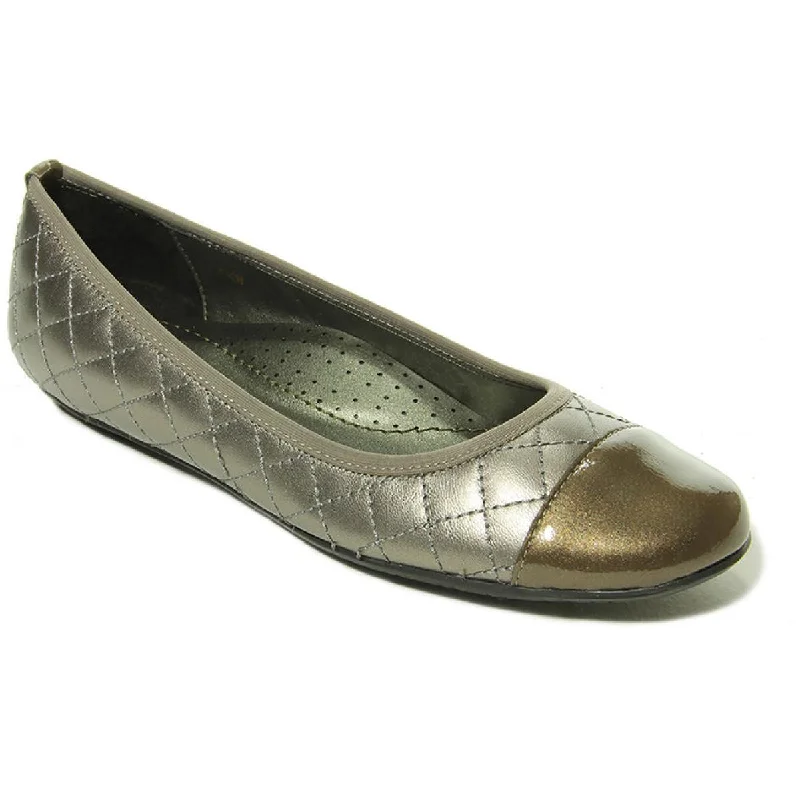 VANELi Womens Serene Quilted Slip On Round-Toe Shoes