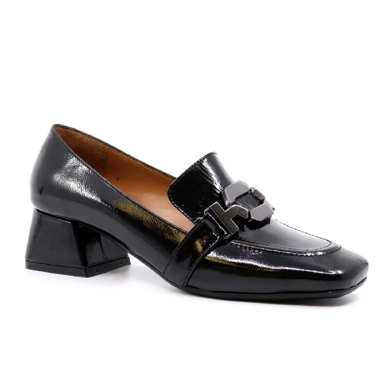 Chic & Cozy Collection Women Cameron Pump In Black Naplack