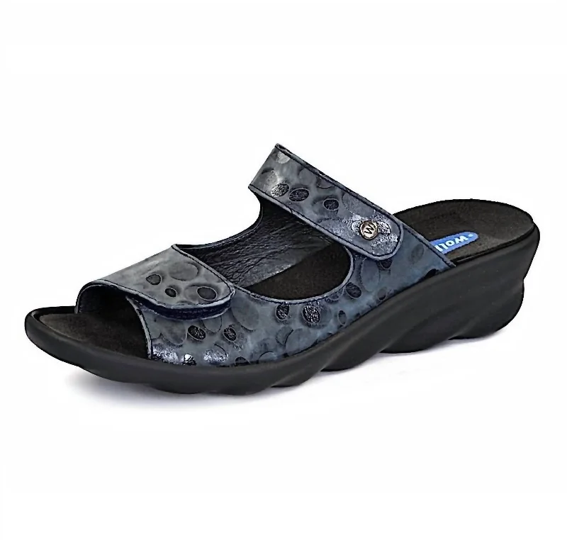 Fashionable Casual Shoes Sale Women's Bolena Sandal In Circles Blue