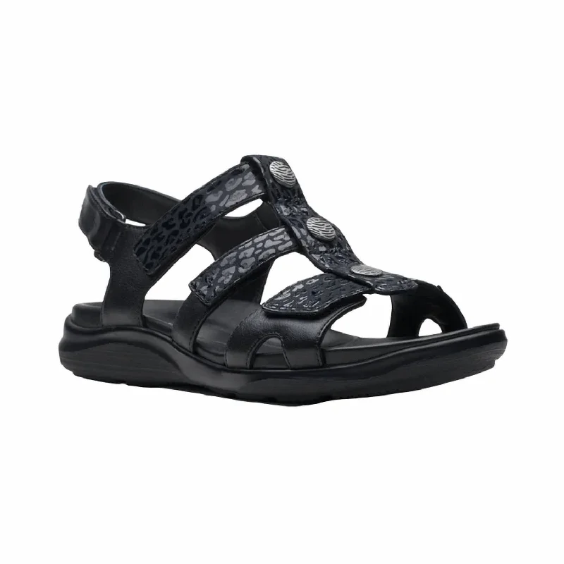 Ultra-Light Footwear Sale Women's Kylyn Step Sandals In Black