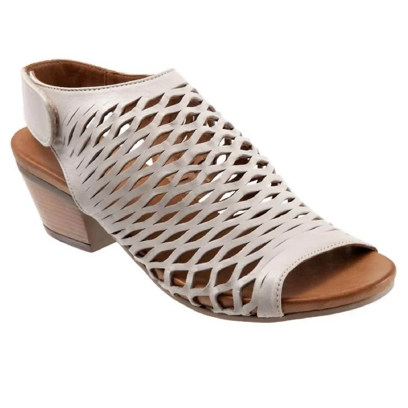 Stylish Casual Footwear Women's Lacey Sandal In Tusk