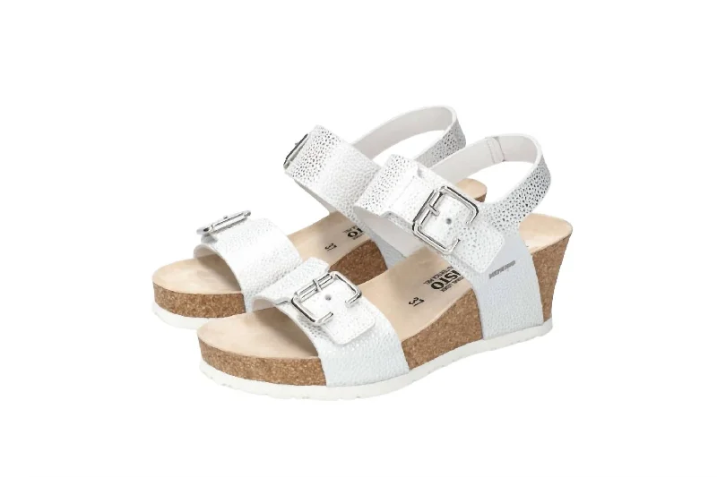 Vintage-Modern Style Offers Women's Lissandra Wedge Sandals In Silver