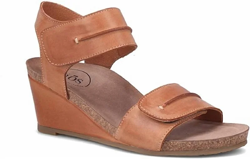 Soft Cushion Shoes Discount Women's Reason Sandals In Caramel