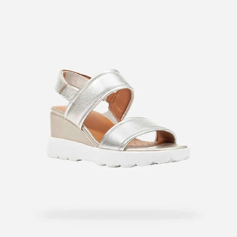 Modern Casual Shoes Women's Spherica Sandal In Gold